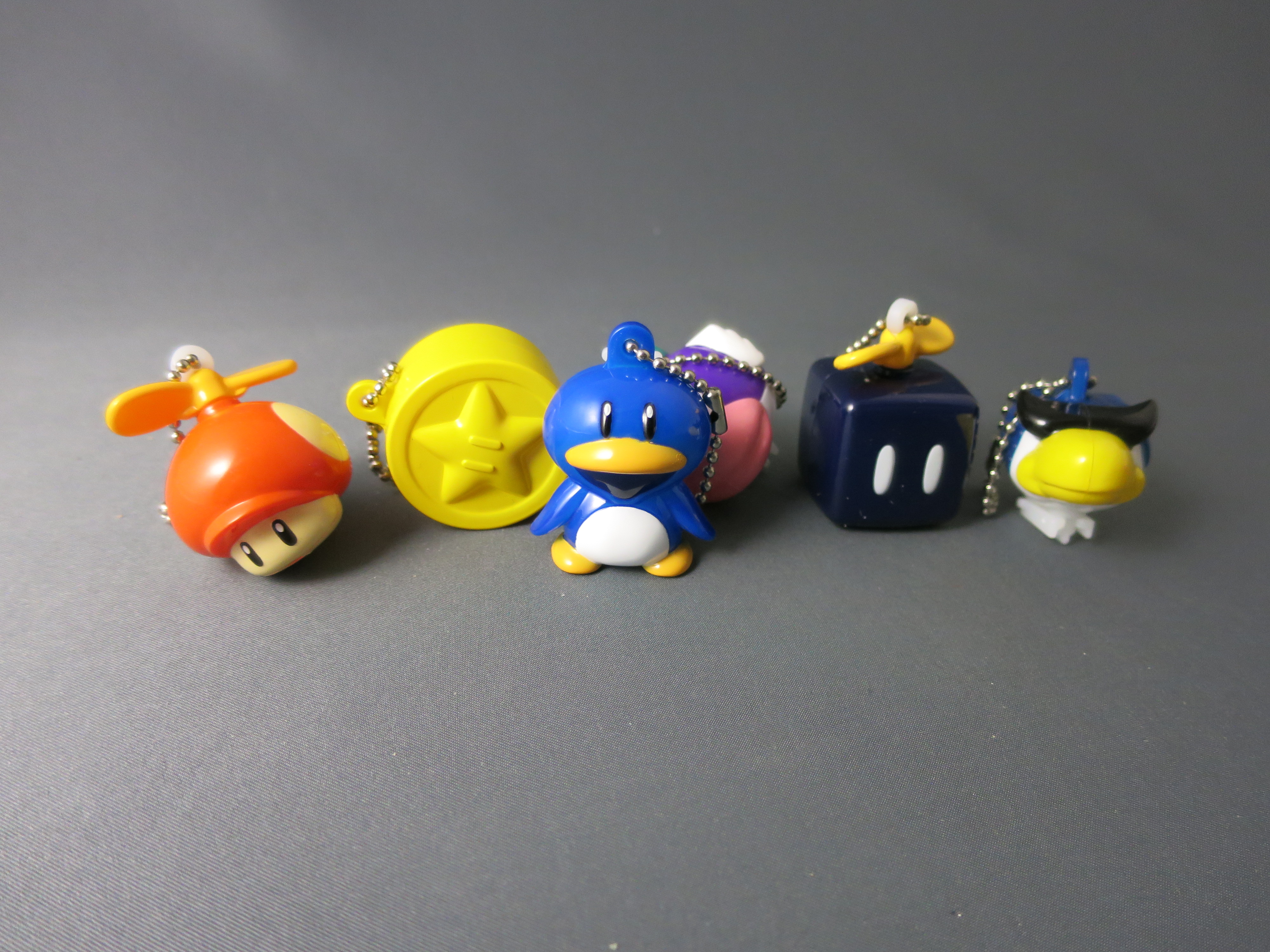 SUPER MARIO WII LIGHT KEYCHAIN 2